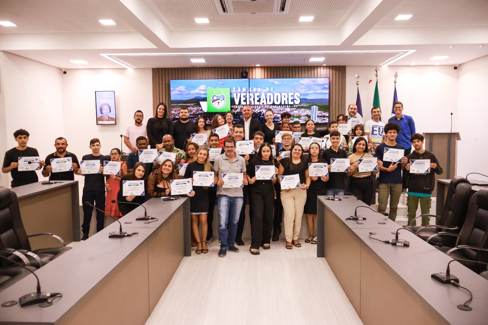 Anexo da Câmara de Vereadores, CIDATEC forma as primeiras turmas dos cursos de Libras e de Risco Computadorizado